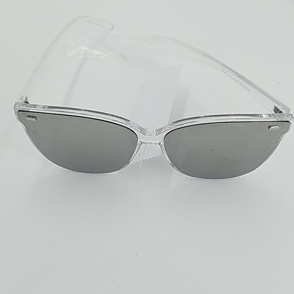 🆕️ High Fashion Sunglasses - Picture 3 of 3